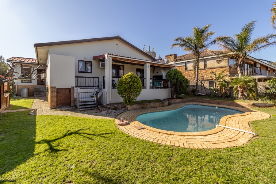 3 Bedroom Property for Sale in Berg En Dal Western Cape